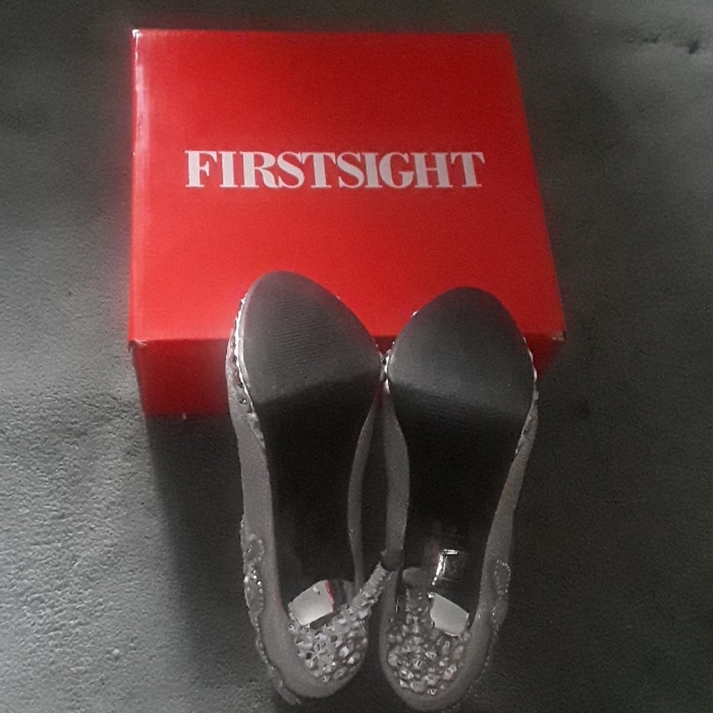 Heels - Picture 4 of 4